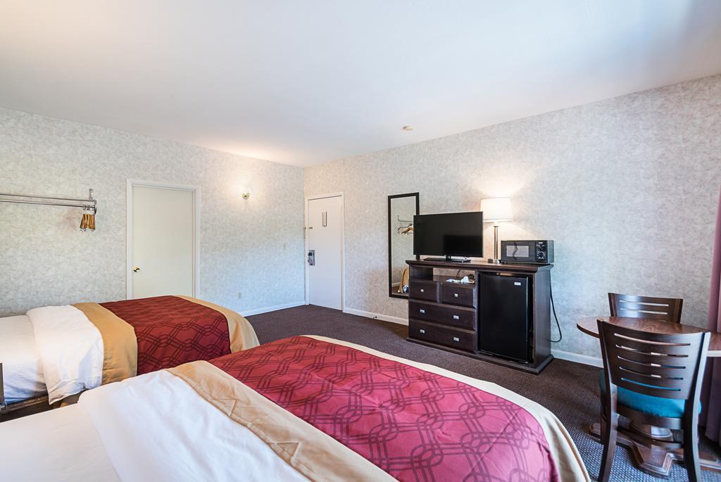 Econo Lodge Lee - Great Barrington Exteriér fotografie